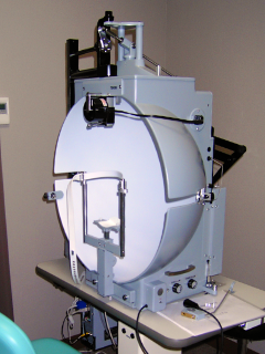 動的量的視野検査器